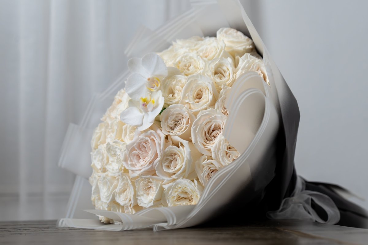 The Black Tie White - AG Floral Studio